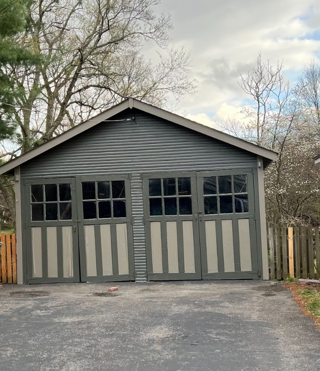 Building Photo - 131 Glenmont Ave