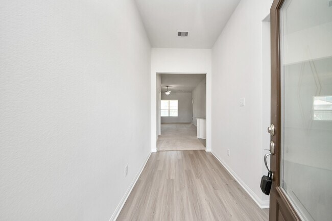 Foto del edificio - 3113 Foresail Ln