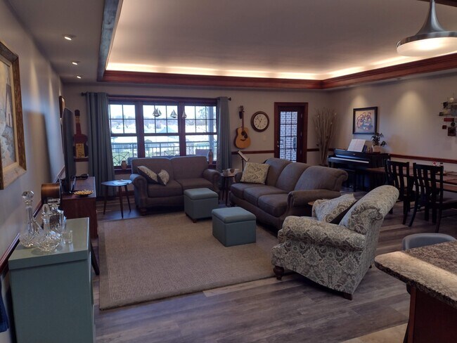 Foto del edificio - 737 Battery Pl