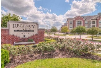 Building Photo - Regency Park