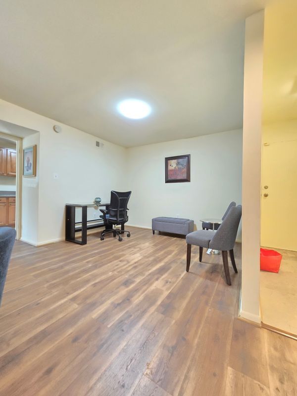 Foto del edificio - 9645 White Acre Rd