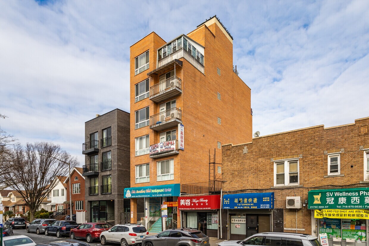 Primary Photo - 2171 68th St