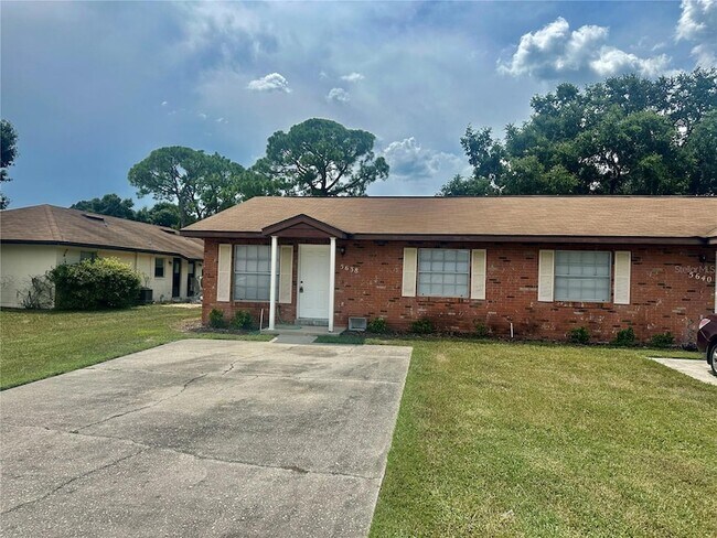 Foto del edificio - 5638 Struthers Ct