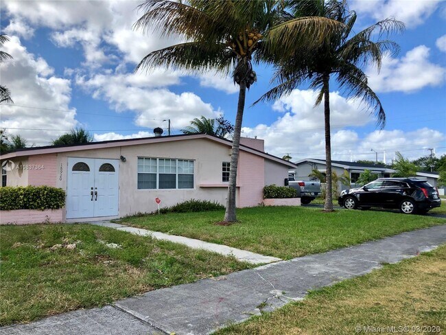 Foto del edificio - 18920 NW 19th Ave