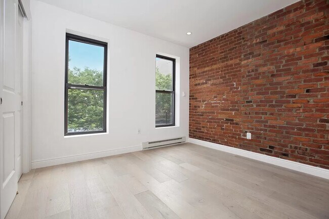 Building Photo - 370 Baltic Street