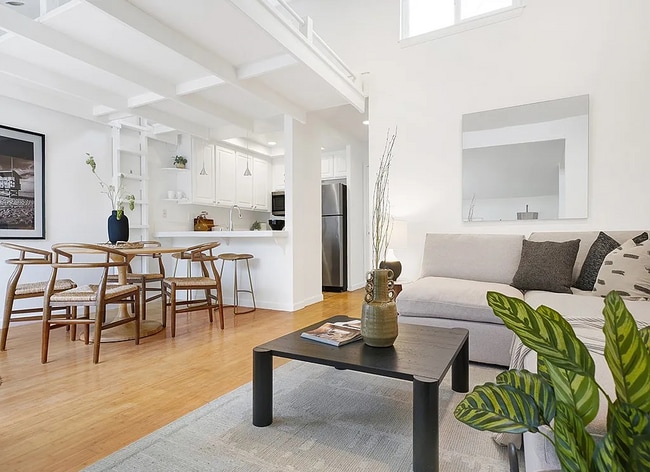 Foto del edificio - Cool Sunset Beach pad Only 5 min Walk from...