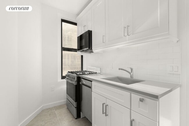 Building Photo - 545 W 111th St