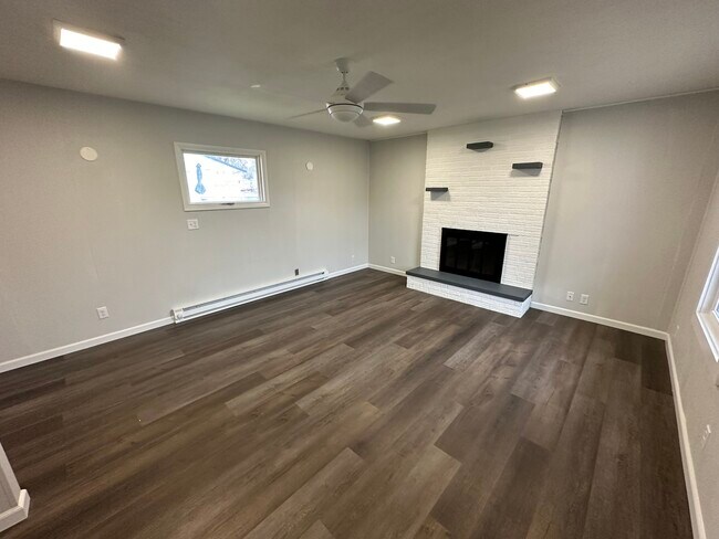 Foto del edificio - 1222 N Lindsay St