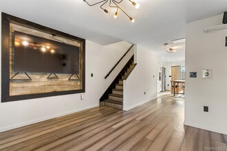 Building Photo - 106 Remington Pl