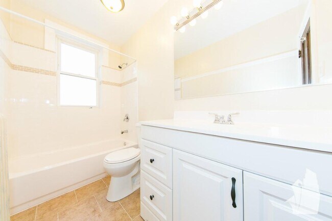 Foto del edificio - 4863 N Paulina St