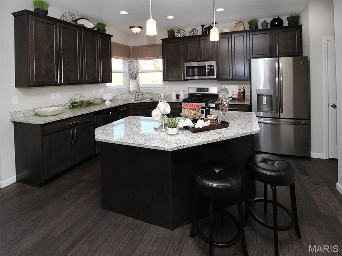 Foto del edificio - This home combines space, comfort, and con...