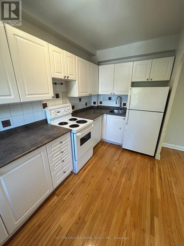 Building Photo - 34 Heydon Park Rd