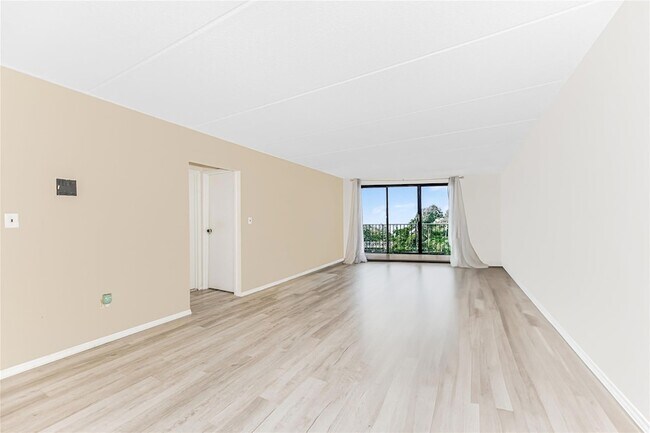 Foto del edificio - 1155 Warburton Ave