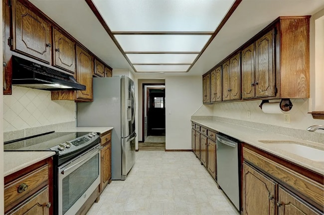 Building Photo - 10224 Eastlake Dr
