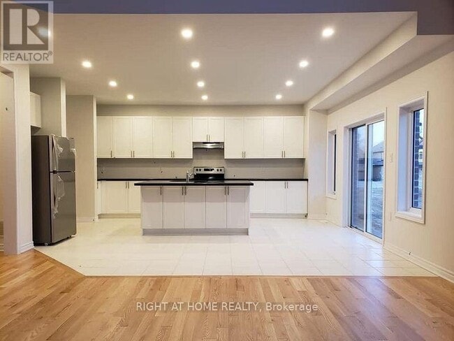 Building Photo - 941 Wickham Rd