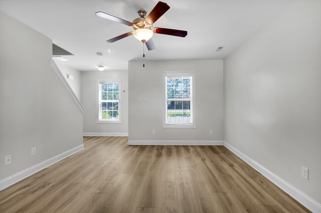 Foto del edificio - 110 Meadow Way