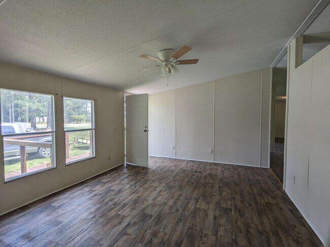 Building Photo - 159 Hugh Taylor Rd