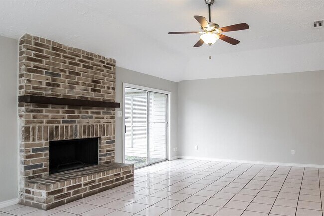 Foto del edificio - 11431 Stoughton Dr