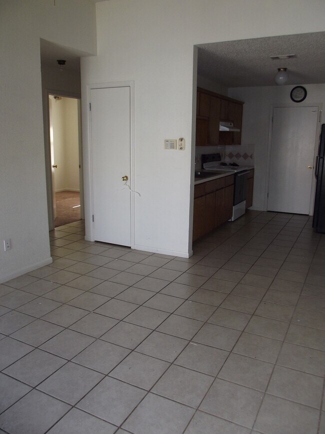 Building Photo - 511 Veterans Ave