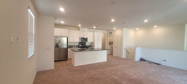 Foto del edificio - Beautiful condo in Eastvale