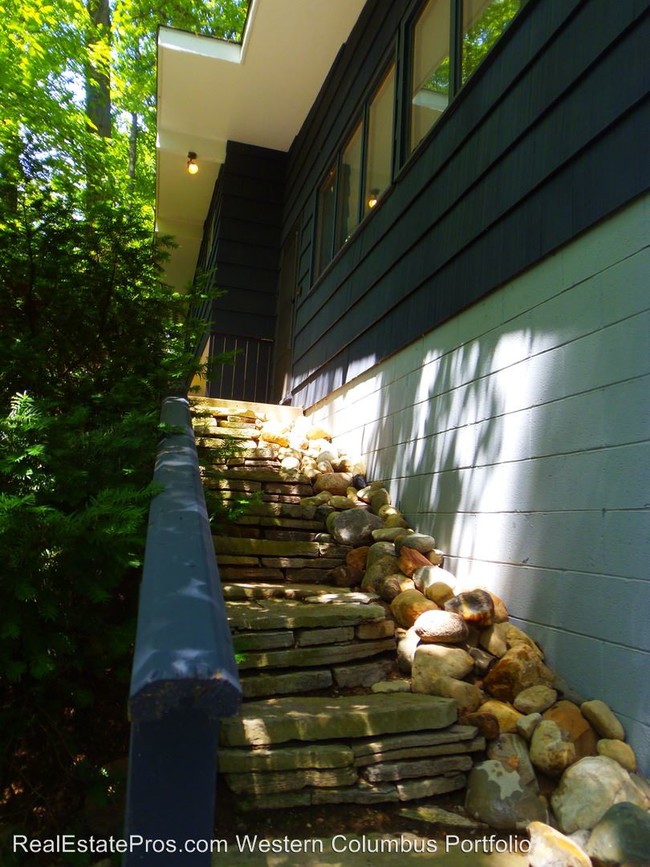 Building Photo - 470 Walhalla Rd