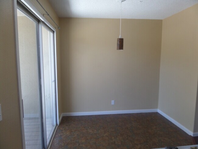 Building Photo - 4404 Plaza Vista
