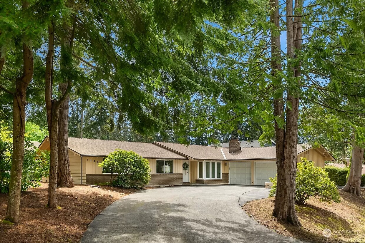 Foto principal - 12827 NE 75th St