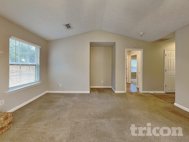 Building Photo - 1049 Octavia Ct