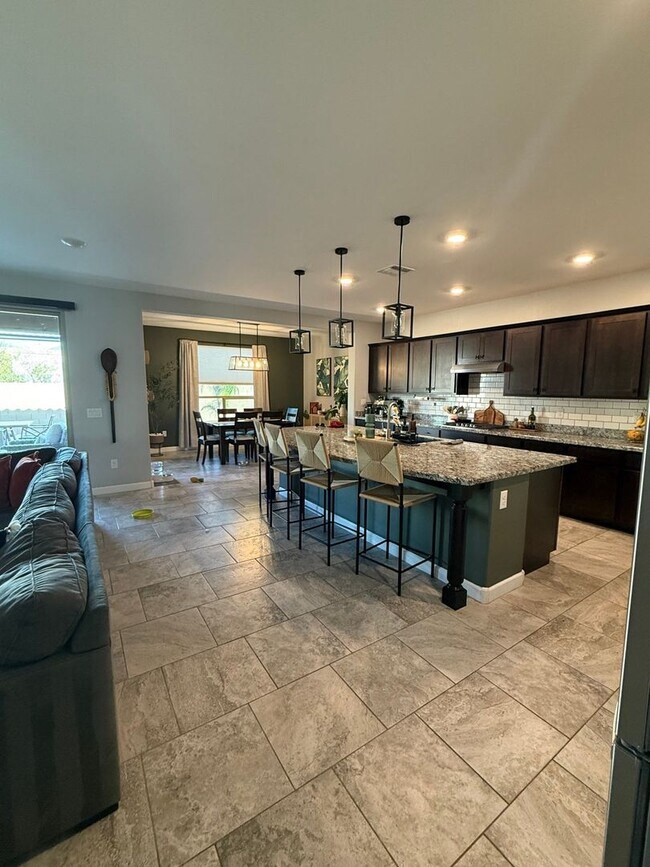 Building Photo - Spacious 4BR House in Oro Valley