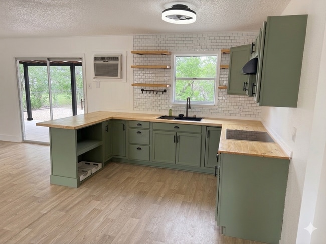 Building Photo - 4211 Tropical Dr