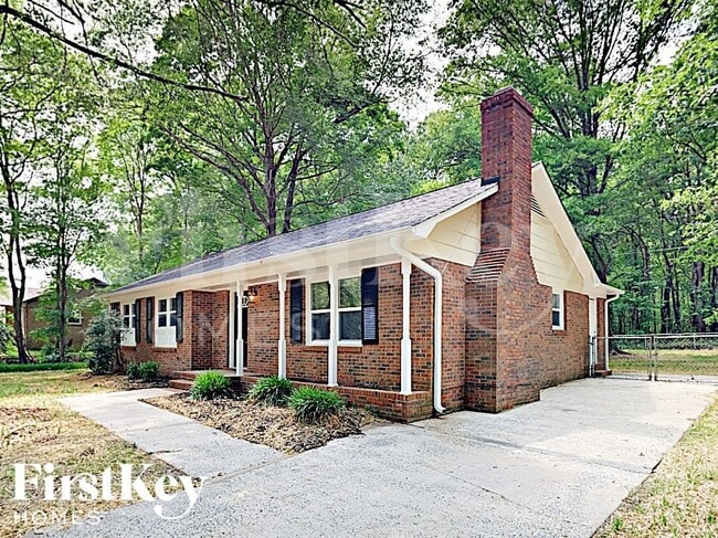 Building Photo - 6107 Rockwell Dr