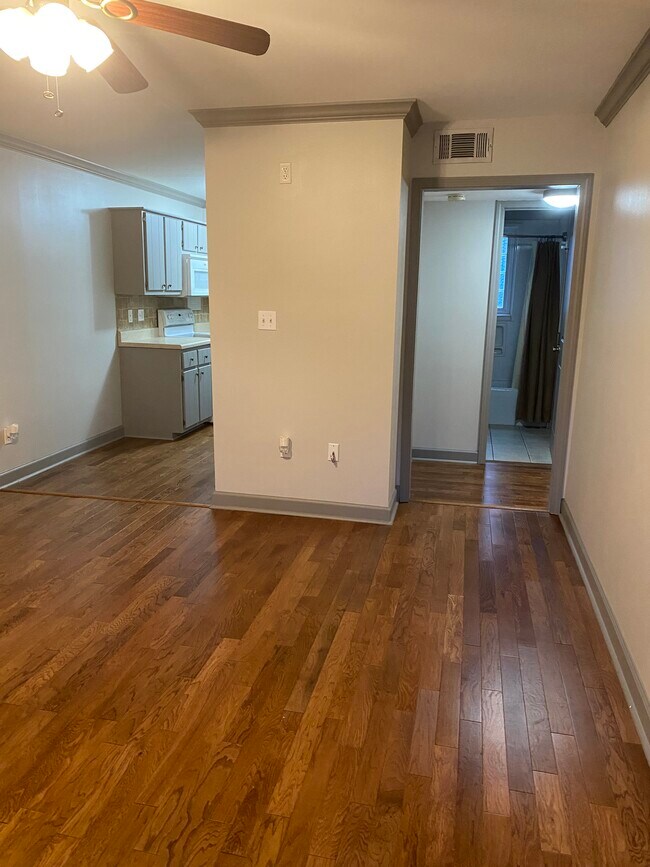 Foto del edificio - 552 W Jefferson St