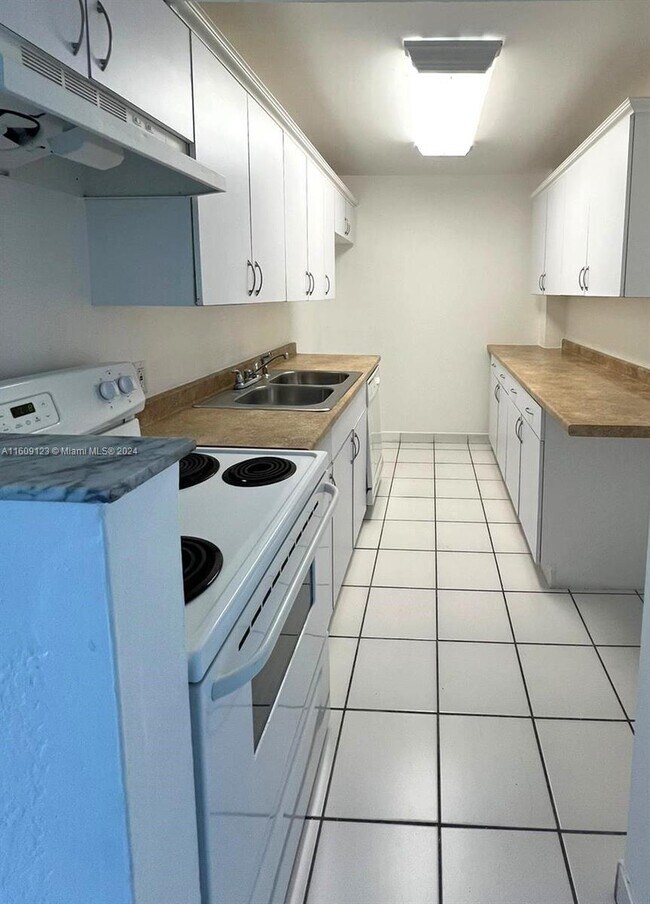 Foto del edificio - 1251 NE 108th St