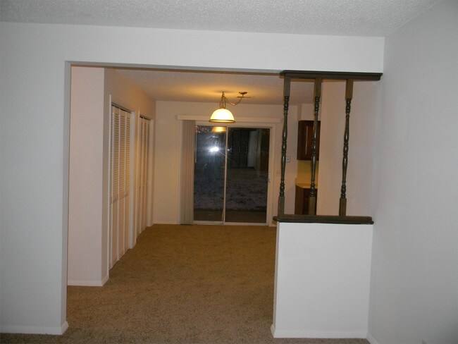 Building Photo - 860 Limbaugh Dr