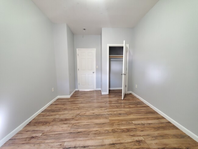 453 South 18th Unit 2B - 455 S 18th St