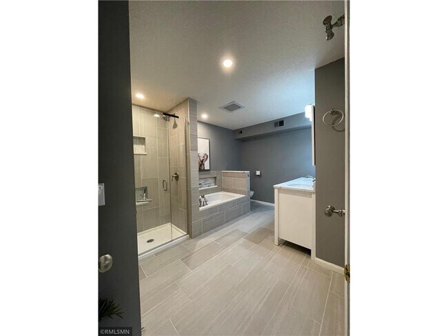 Foto del edificio - 7625 Garfield Ave S