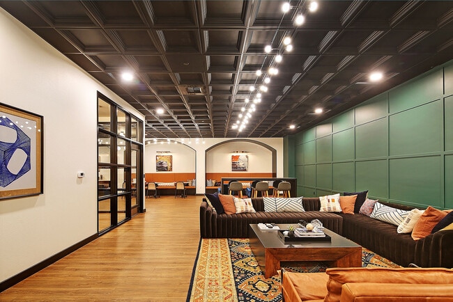 Foto del edificio - Terrace Station Apartments