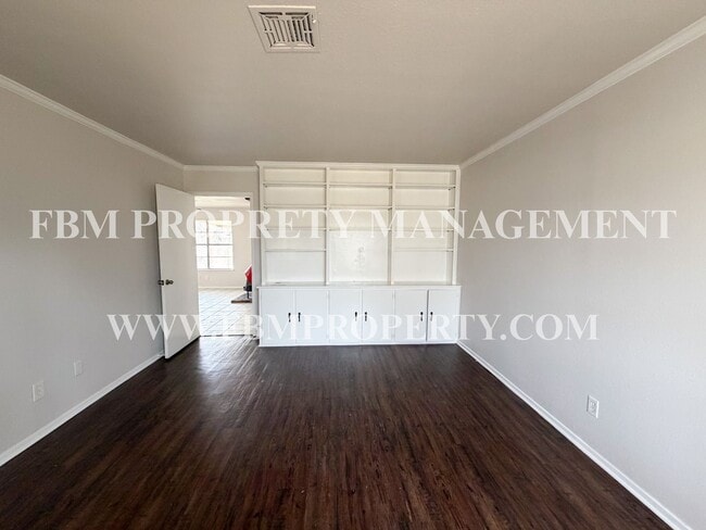 Building Photo - 549 N 62nd St