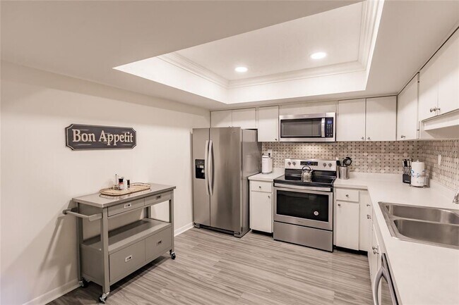 Building Photo - 1055 W Peppertree Dr