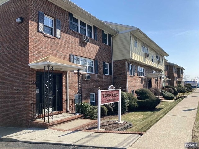 Primary Photo - 355 Broad St