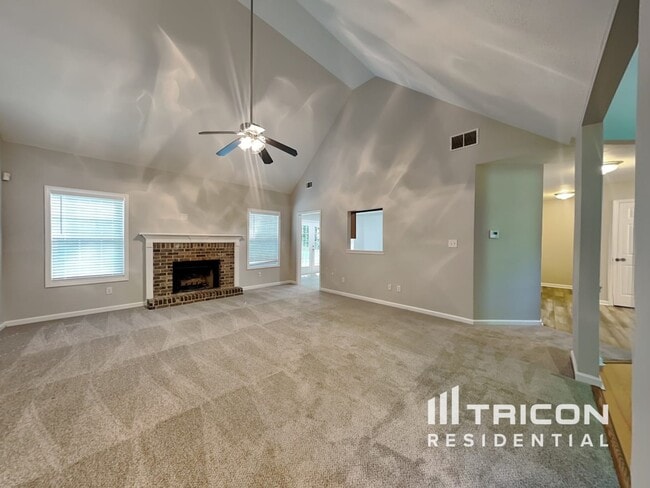 Building Photo - 45 Pebble Creek Dr