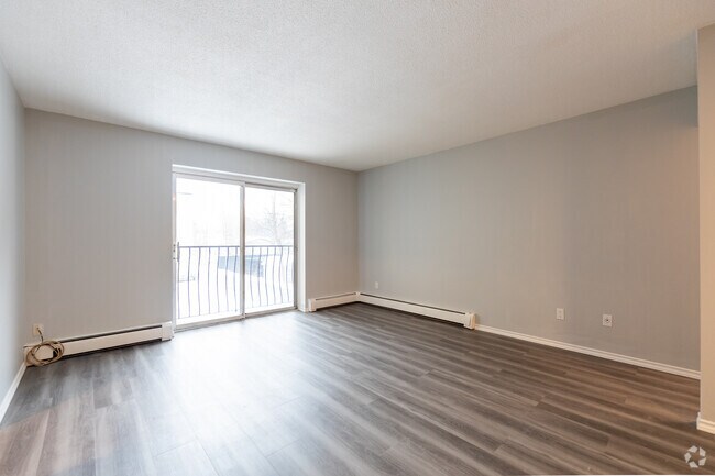 1 chambre, 1 salle de bain - Salon - 60 River Rd E