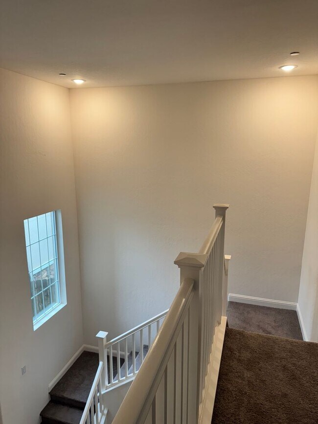 Building Photo - Single Family Home