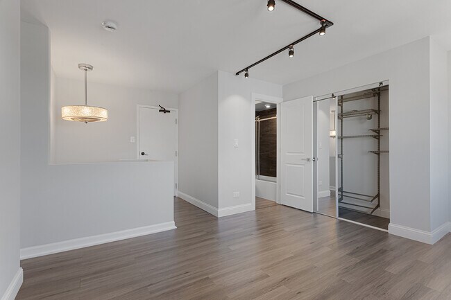 Foto del edificio - 6166 N Sheridan Rd