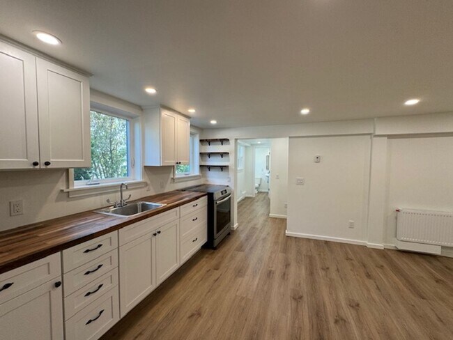 Foto del edificio - 380 13th ST