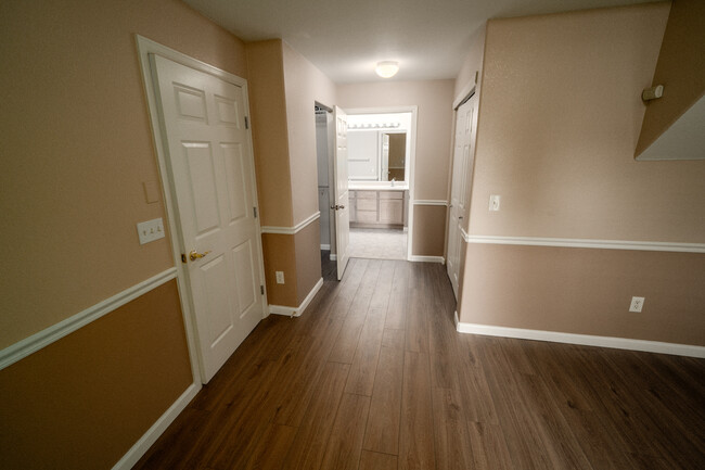 Foto del edificio - 5800 Tower Rd