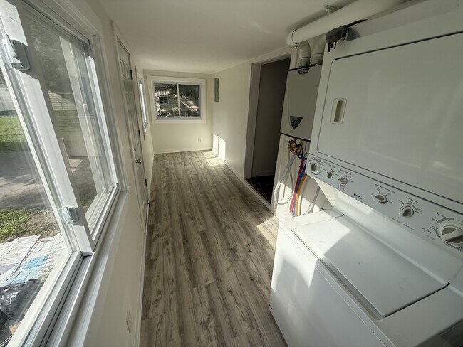 Foto del edificio - 23737 Stewart Ave