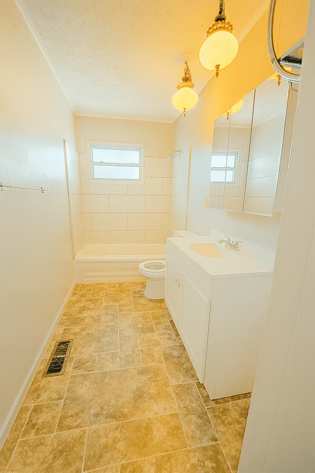 Building Photo - 4415 Thompson Dr