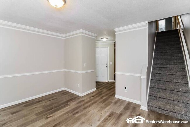 Foto del edificio - Beautiful Two Story -  Near South Dekalb
