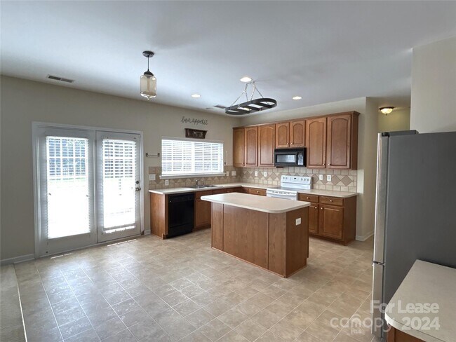 Foto del edificio - 8316 Misty Lilac Dr